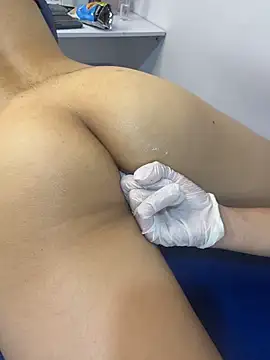 Kinky-Spa লাইভ XXX চ্যাট