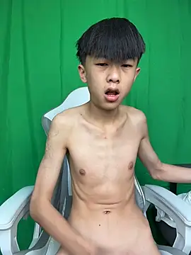 XXX chat uživo modela DD-101