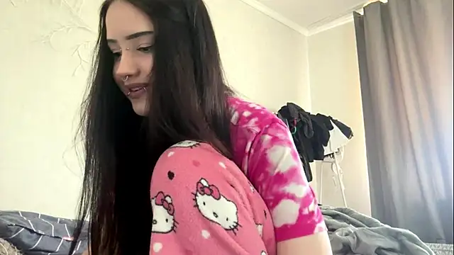 LouisePavlides Adlı Modelin Canlı XXX Sohbeti