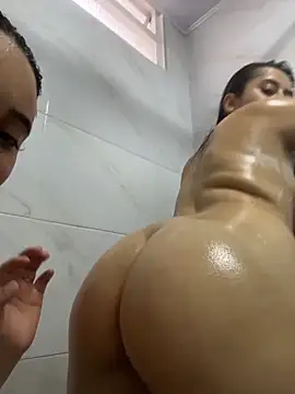 Chat +18 de Antonella_Julieta ao vivo