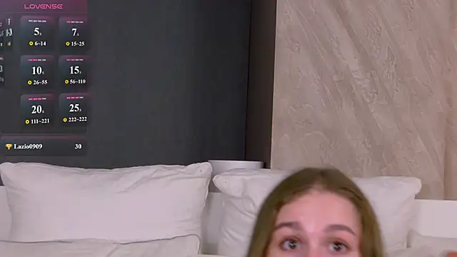 EllieHayes Adlı Modelin Canlı XXX Sohbeti