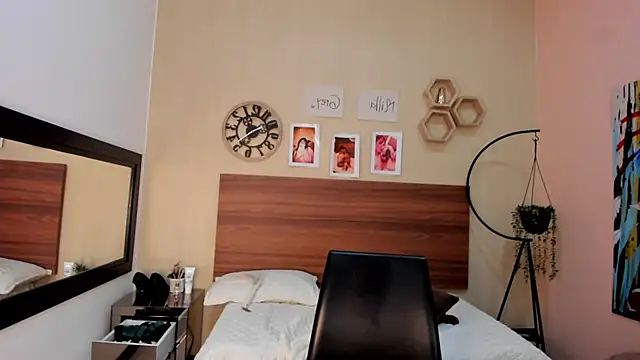 MillaGrey Adlı Modelin Canlı XXX Sohbeti