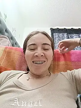Chat +18 de Marilixx_20 ao vivo