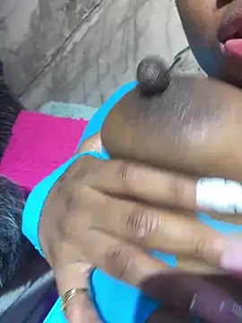 Chat +18 de Niyirey1 ao vivo