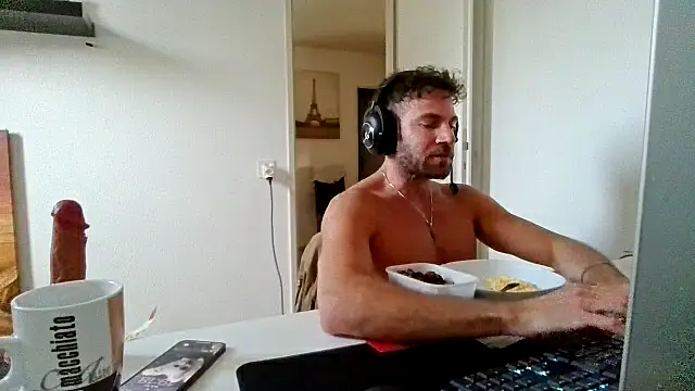 alpha-hunk Live XXX Chat