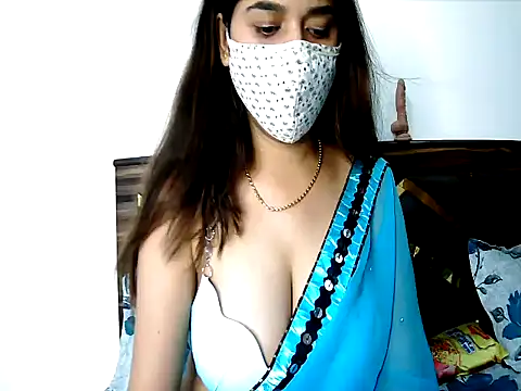 Gloie4u Adlı Modelin Canlı XXX Sohbeti