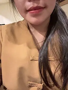 Bella_7777's Live XXX Chat