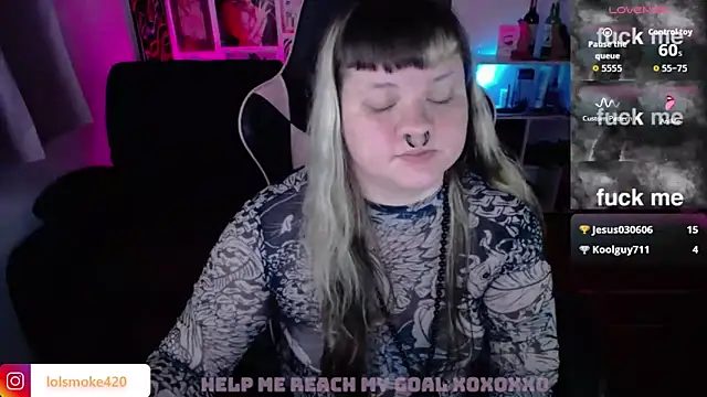Bdsm_and_fries élő XXX-chatje