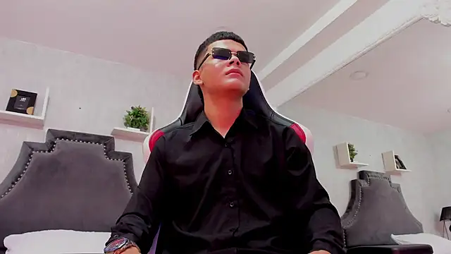DylanRoyce_ Chat XXX live