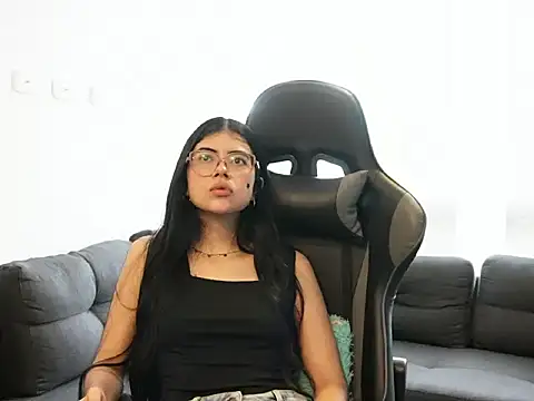Czat XXX na żywo – Mia_Storm18