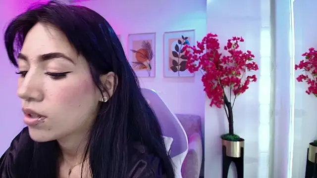 Rainy_doll Chat XXX in diretta