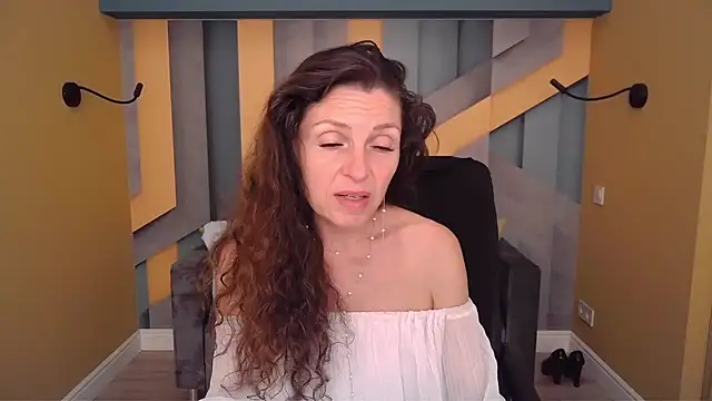 Chatroom XXX en direct de EllaLong