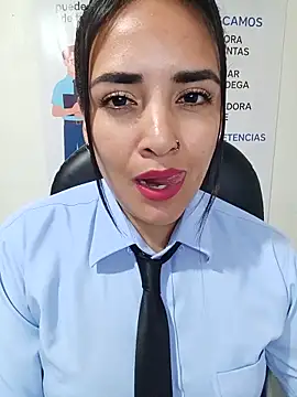 צ'אט XXX בשידור חי של MAYE__13