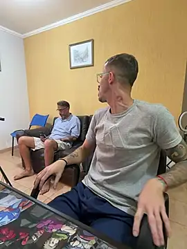 MeladoDiMel: απευθείας συνομιλία ΧΧΧ