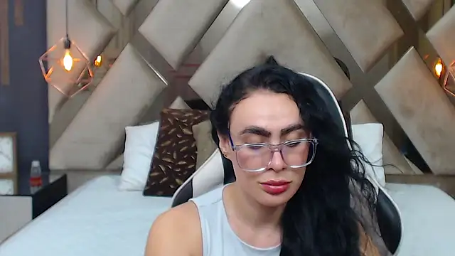 MartinaaFit Adlı Modelin Canlı XXX Sohbeti
