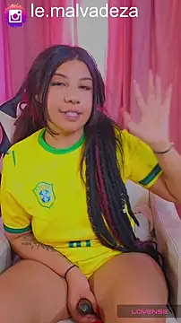 צ'אט XXX בשידור חי של leonasafira