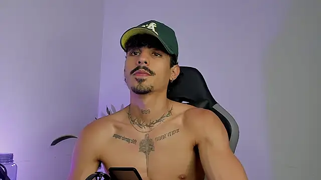 Lukeetaylor live XXX chat