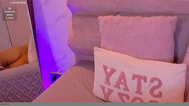 Chat +18 de Charlott__18 ao vivo
