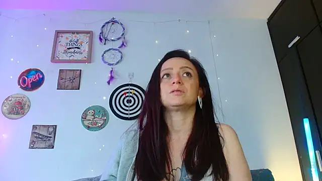 Katicalatinmilf élő XXX-chatje