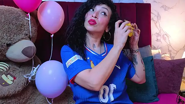 CHIARAJJONES Adlı Modelin Canlı XXX Sohbeti