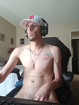 latinosatiro94's Live XXX Chat