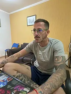 XXX chat uživo modela MeladoDiMel