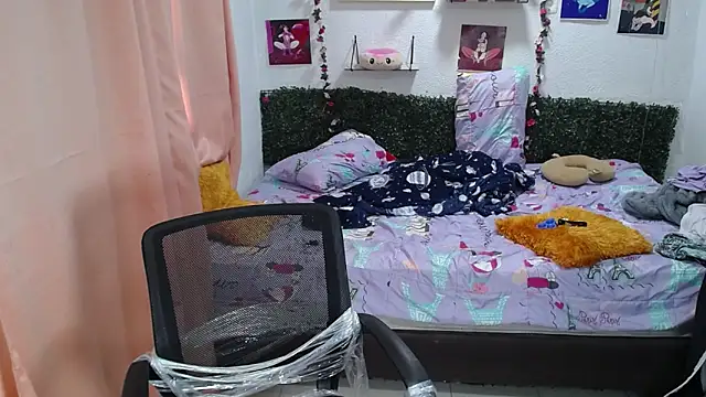 thianahorny's Live XXX Chat
