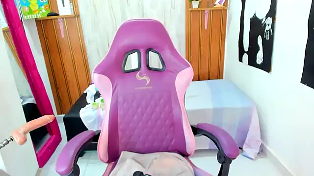 Emily_Coper18 XXX чат на живо