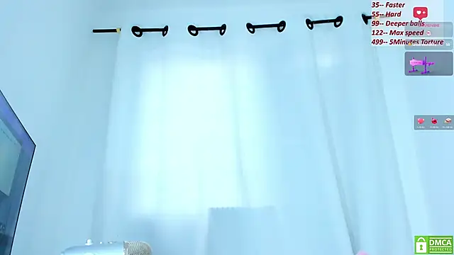 noah-_ Live XXX Chat