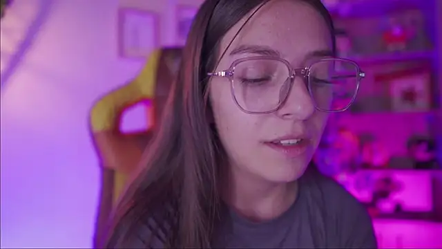 XXX chat uživo modela milly_kenner
