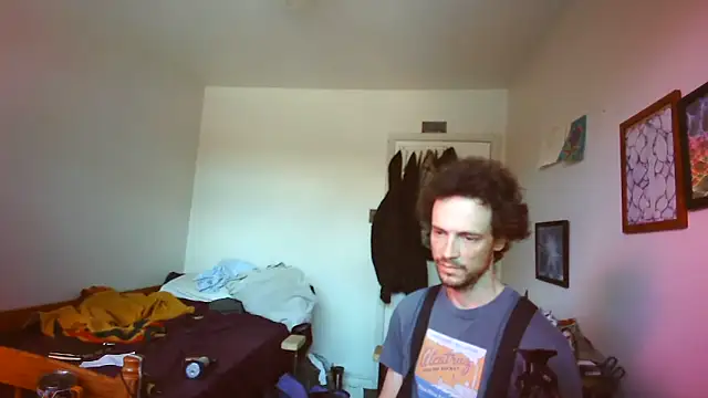JohnnyMoves live XXX chat