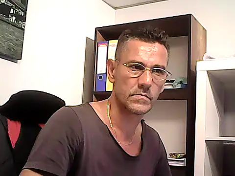 mastercharisma35 élő XXX-chatje