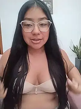 Chat +18 de Amber_Herrera ao vivo