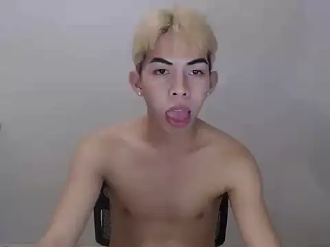 Urhotsilverboy Chat XXX in diretta