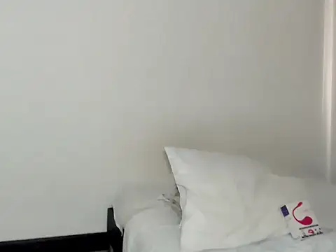 Monique_kiss Adlı Modelin Canlı XXX Sohbeti