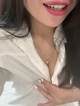Lilyy_babyy 即時 XXX 聊天