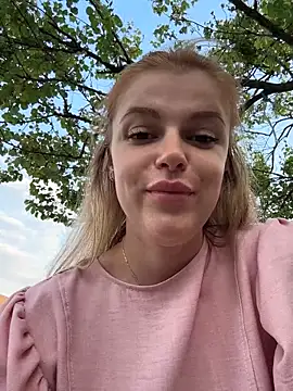 Chat XXX en directo de HarrietDart