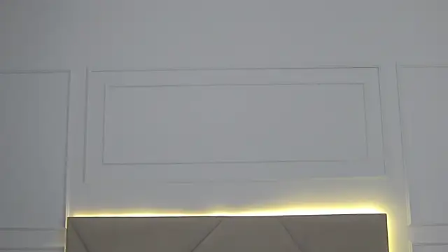 ArianaMilss' Live XXX Chat