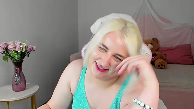 LioraArdyn's Live XXX Chat