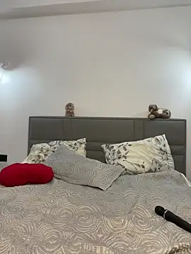 XXX chat uživo modela CurlyLara