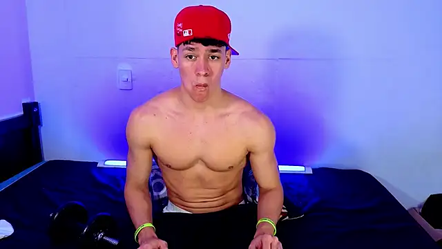 Luke_Muscle: απευθείας συνομιλία ΧΧΧ