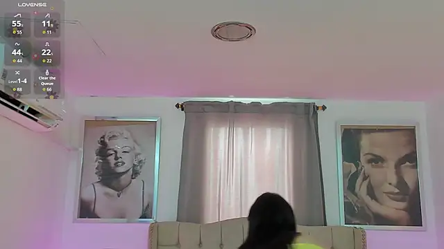 Chatroom XXX en direct de Beautyari_