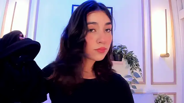 Nanami_ Adlı Modelin Canlı XXX Sohbeti