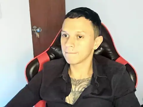 Masterdave7's Live XXX Chat