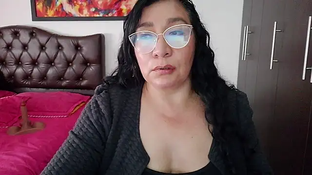 Grace_mature_milf élő XXX-chatje