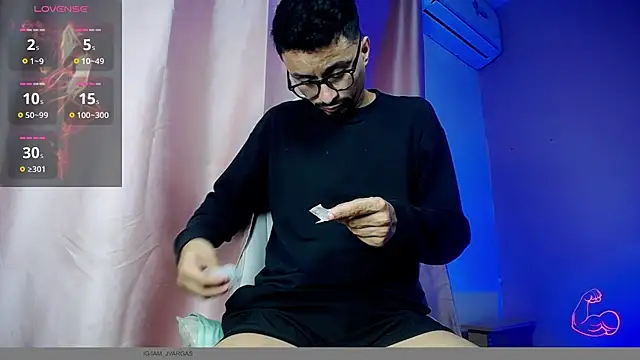 Amir_guy_ লাইভ XXX চ্যাট