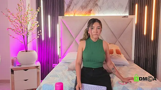 Happy_tits live XXX chat