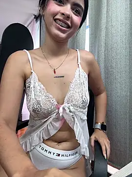 Chat XXX ao vivo de kitty_rousse01