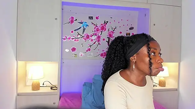 TaylorBloom's Live XXX Chat