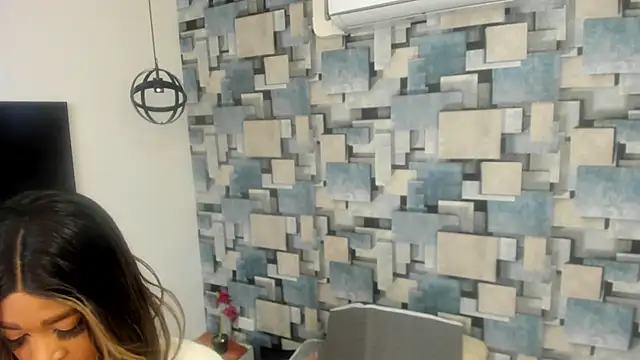 Chatroom XXX en direct de angel_dthroatt